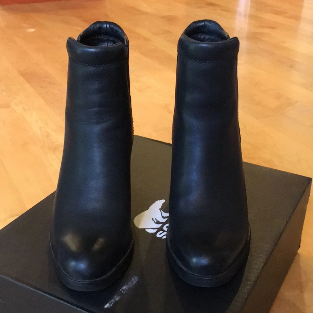 SOREL | After Hours Chelsea Boot Wedge Weatherproof Black Leather
